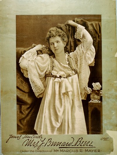 Sra. J Bernard Beere de English School