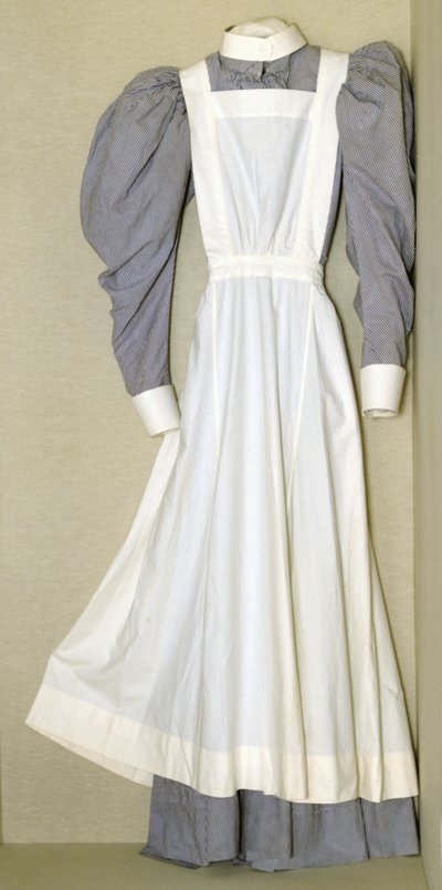 Parte de un uniforme de enfermería perteneciente a Helen Riddick mientras estaba en la Escuela de Entrenamiento Nightingale en el Hospital St. Thomas, c.1896 de English School
