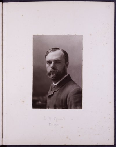 Retrato de WR Symonds, c.1900 (foto b/n) de English School