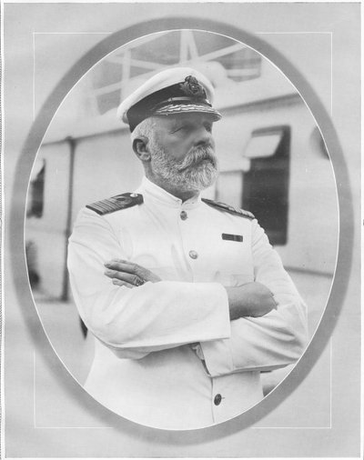 Retrato y homenaje al comandante Edward J. Smith, capitán del RMS Titanic, de 