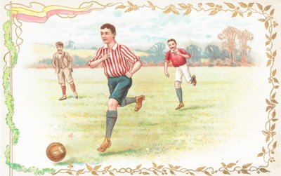 Postal con hombres jugando al fútbol de English School