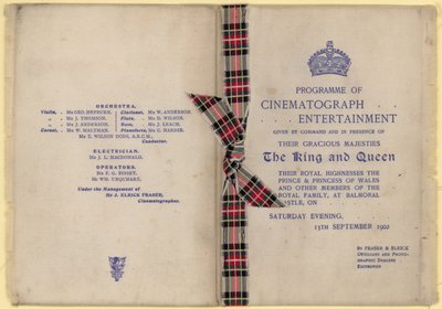 Programa de Entretenimiento Cinematográfico en presencia del Rey y la Reina de English School