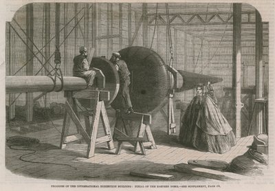 Progreso en el edificio de la Exposición Internacional; Remate de la cúpula oriental de English School