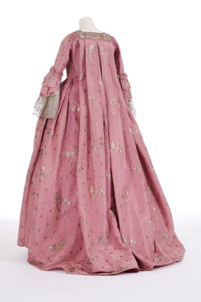Vista trasera de un vestido de saco, 1750s de English School