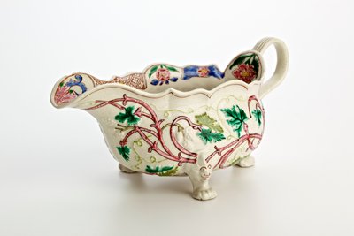 Salsera de Staffordshire, c.1760 de English School