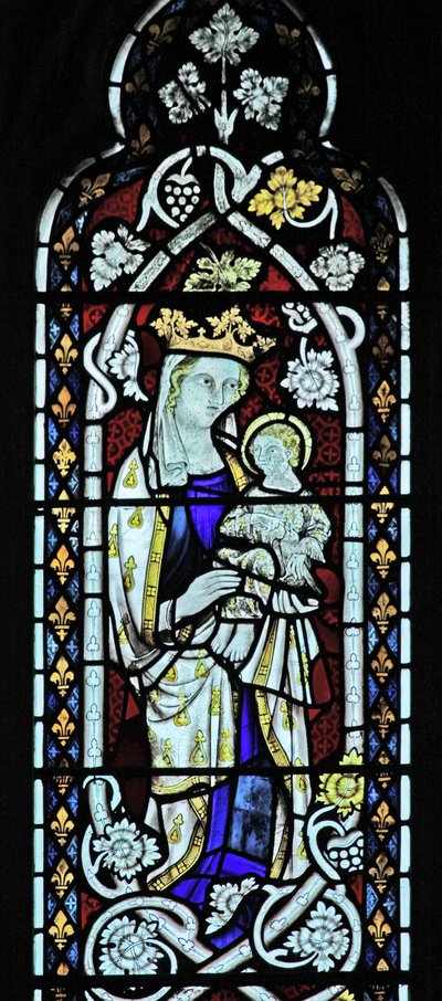 La ventana este (Ew) que representa a la Virgen y el Niño de English School
