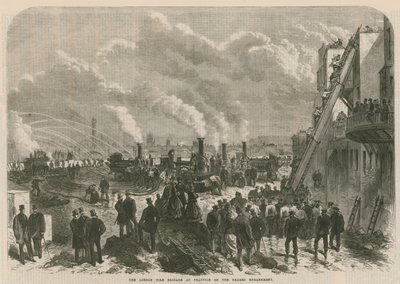 La Brigada de Bomberos de Londres en práctica en el Embankment del Támesis de English School