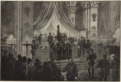 El difunto Emperador en capilla ardiente en la Iglesia de San Pedro y San Pablo de English School