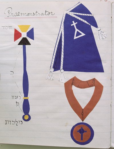La túnica (con el símbolo de la Orden) y las insignias del Instructor (Praemonstrator) de la Orden Hermética de la Golden Dawn, c.1895 (collage) de English School