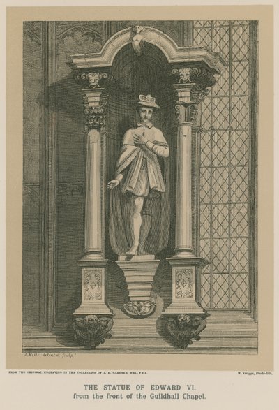 La estatua del Rey Eduardo VI desde el frente de la Capilla de Guildhall de English School