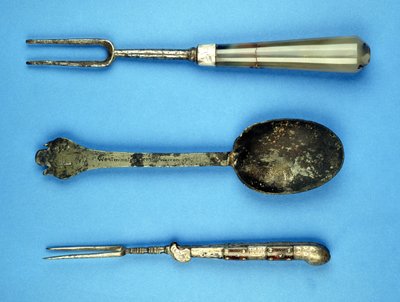 Dos tenedores y una cuchara, siglo XVII de English School