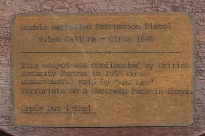 Etiqueta mecanografiada para una pistola de percusión de doble cañón (373725) de English School
