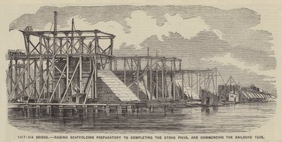 Puente Victoria, levantamiento del andamiaje preparatorio para completar los pilares de piedra y comenzar el tubo de ferrocarril (grabado) de English School