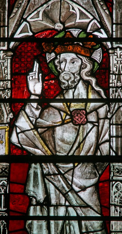 Ventana representando a Dios de la Coronación de la Virgen de English School