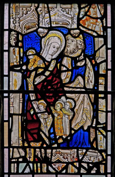 Ventana Ew que representa a Santa María Cleofás, Alfeo y sus hijos de English School