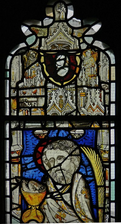 Ventana Ew que representa los brazos de John Kempe o de su sobrino Thomas Kempe de English School