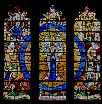 Ventana N5 que representa la ventana del transepto norte: la Asunción de la Virgen y otras escenas de English School