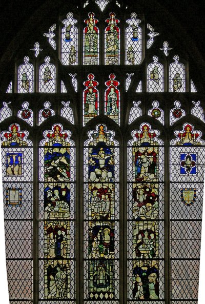 Ventana Ww que representa fragmentos y paneles reensamblados por Eric Milner-White 1955-57 de English School