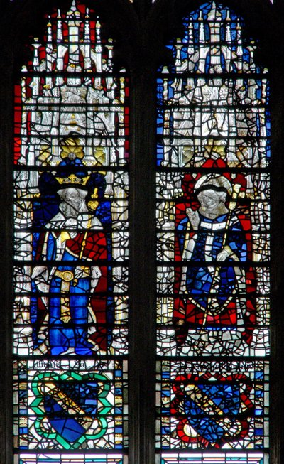 Ventana c19 que representa a un rey y un arzobispo de English School