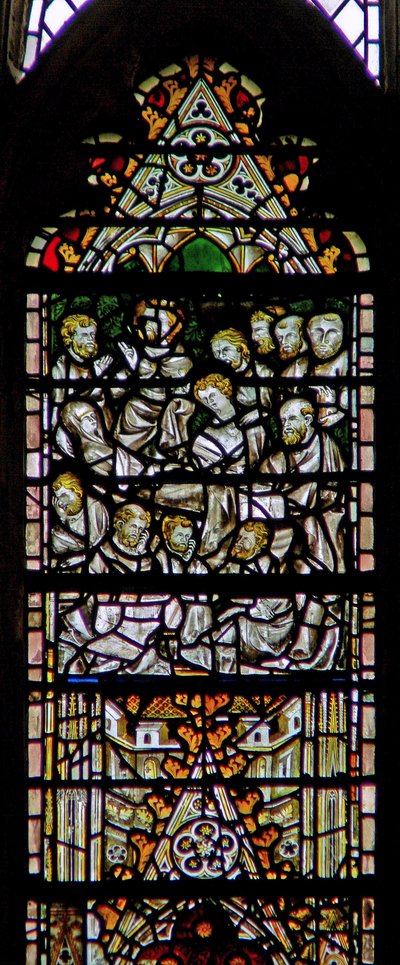 Ventana c7 que representa el Funeral de la Virgen María de English School