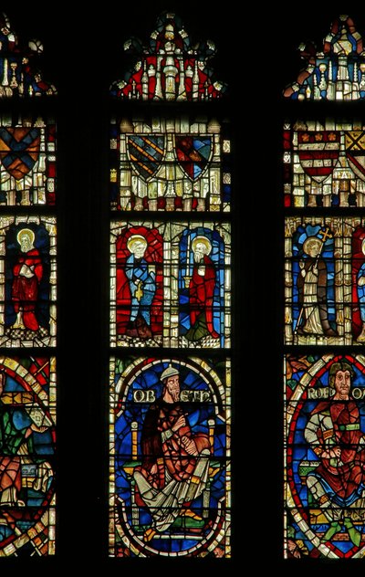 Ventana que representa figuras genealógicas incluyendo a Obed de English School