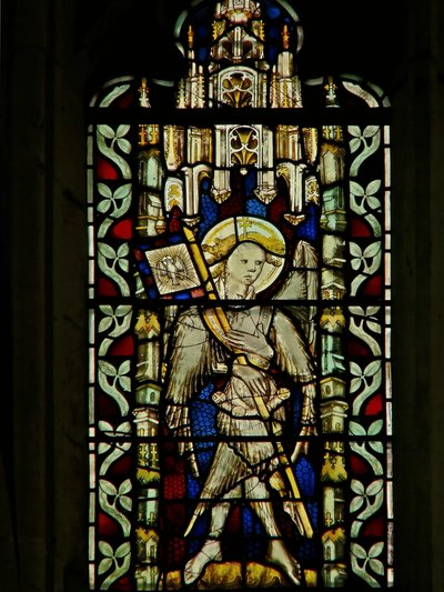 Ventana que representa al ángel Gabriel de English School