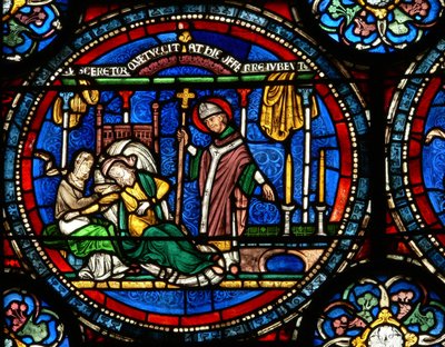 Ventana n4 que representa una escena de un milagro de Santo Tomás Becket: Julia Puintel es enviada a la tumba de English School