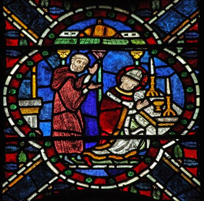 Ventana n7 que representa una escena de la vida de Santo Tomás Becket: en el altar de English School