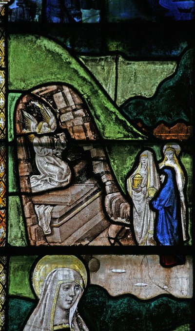 Ventana s3 que representa una escena de la Resurrección: las Santas Mujeres en la Tumba de English School