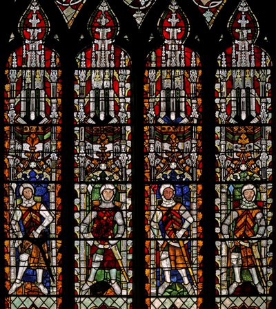 Ventana s4 que representa a caballeros de Clare y William Lord de la Zouche de English School
