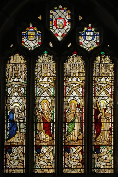 Ventana s5 que representa la ventana de los Evangelistas de English School