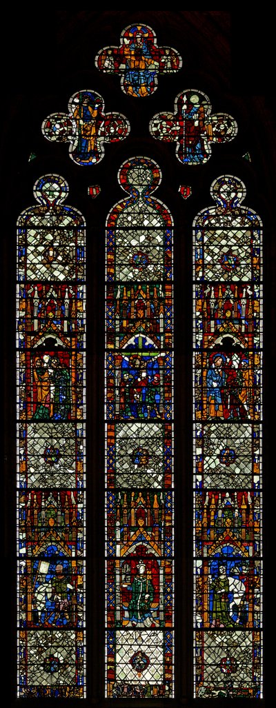Ventana w40 que representa a San Pedro y ventana de Peregrino de English School