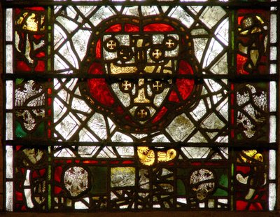 Ventana w42 que representa armas y borde de English School