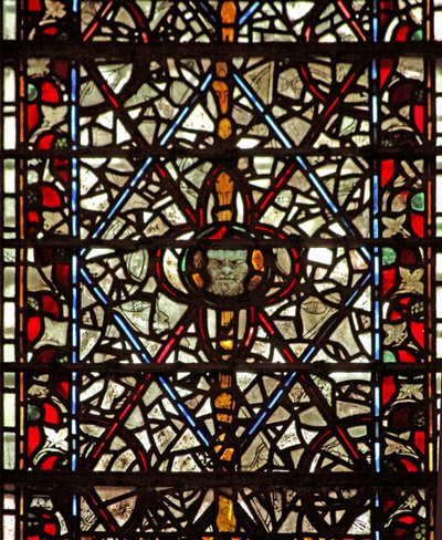 Ventana w59 que representa grisalla y una cabeza de English School