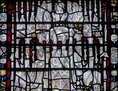 Ventana w6 que representa un dosel con figuras de English School