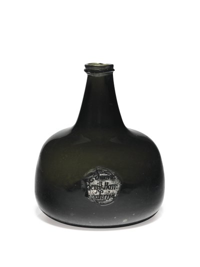 Botella de vino en forma de mazo con borde de cuerda y base hundida, 1714 de English School