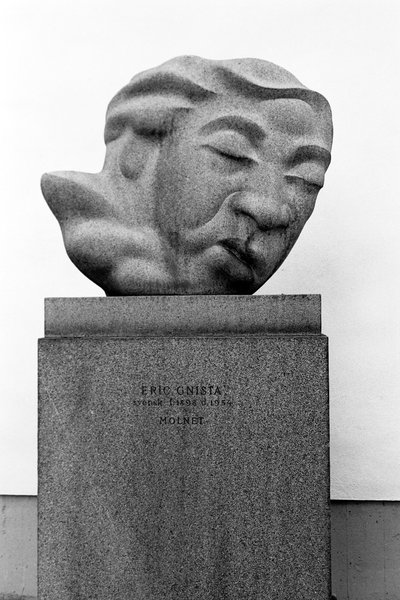 Escultura de Eric Gnista "Molnet", Castillo de Gripsholm, cerca de Estocolmo, Suecia de Eric Gnista