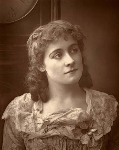 Kate Rorke, actriz británica, en Sophia de Ernest Barraud