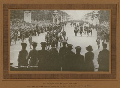 Celebraciones de la victoria en Londres en 1919, Sir Douglas Haig saludando al rey de Ernest Brooks