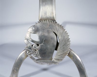 Andirón que representa una ardilla, c.1905-10 (detalle) de Ernest William Gimson