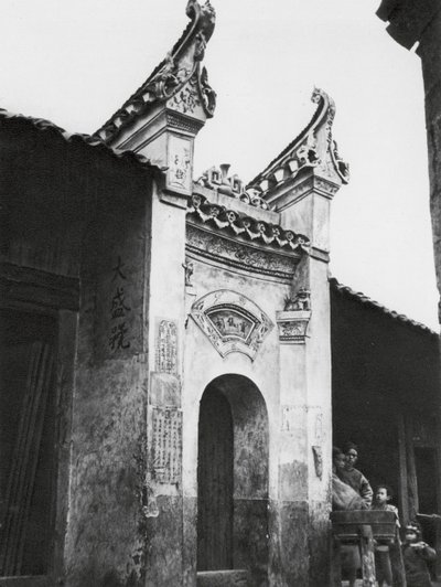 Hunan, Entrada de la casa (foto en blanco y negro) de Ernst Boerschmann