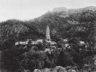 Ling yen sze, Shantung, Monasterio de las Cumbres Animadas (foto en blanco y negro) de Ernst Boerschmann