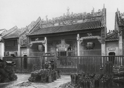Pinglofu, Kuangsi, Pueblo de Pinglo en el Río Kuei, Club de Cantón (foto b/n) de Ernst Boerschmann