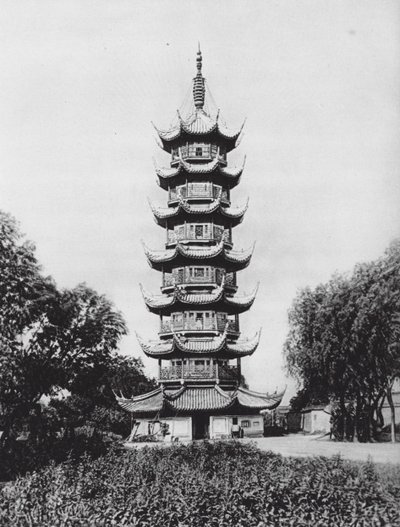 Shanghai, Lung hua ta, Kiangsu, Pagoda de la Belleza del Dragón (foto en blanco y negro) de Ernst Boerschmann