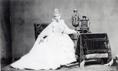 Sarah Bernhardt (1844-1923) en el papel de Marie de Neubourg en 