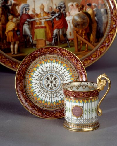Taza y platillo de porcelana para servir chocolate de Etienne Charles Leguay
