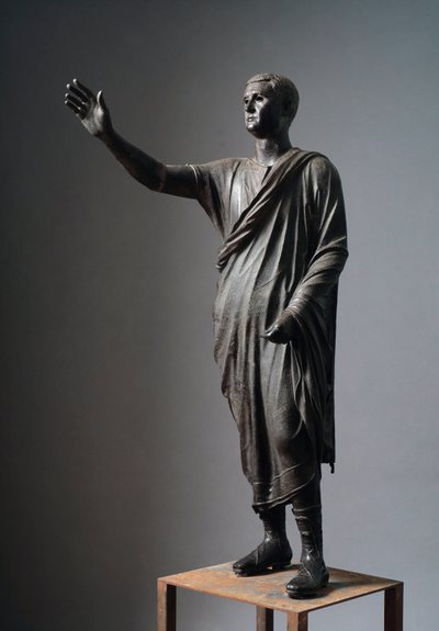 Aule Metele (El Orador), orador romano - Escultura de bronce etrusca, h: 179 cm, ca.90-70 a.C., de Pila, Italia - Civilización etrusca: “El magistrado de Perugia Aulus Metellus llamado el Orador” de Etruscan