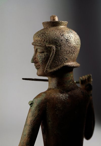 Civilización etrusca: estatuilla de guerrero en bronce de Etruscan