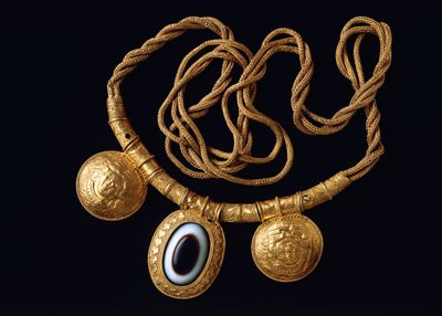 Collar de cadena de oro y bullae, de Todi (Umbría). Civilización etrusca, siglo IV a.C. de Etruscan