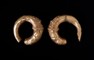 Pendientes de oro, 450-400 a.C. de Etruscan